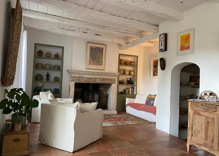 Le Coucou Nocleg ze śniadaniem